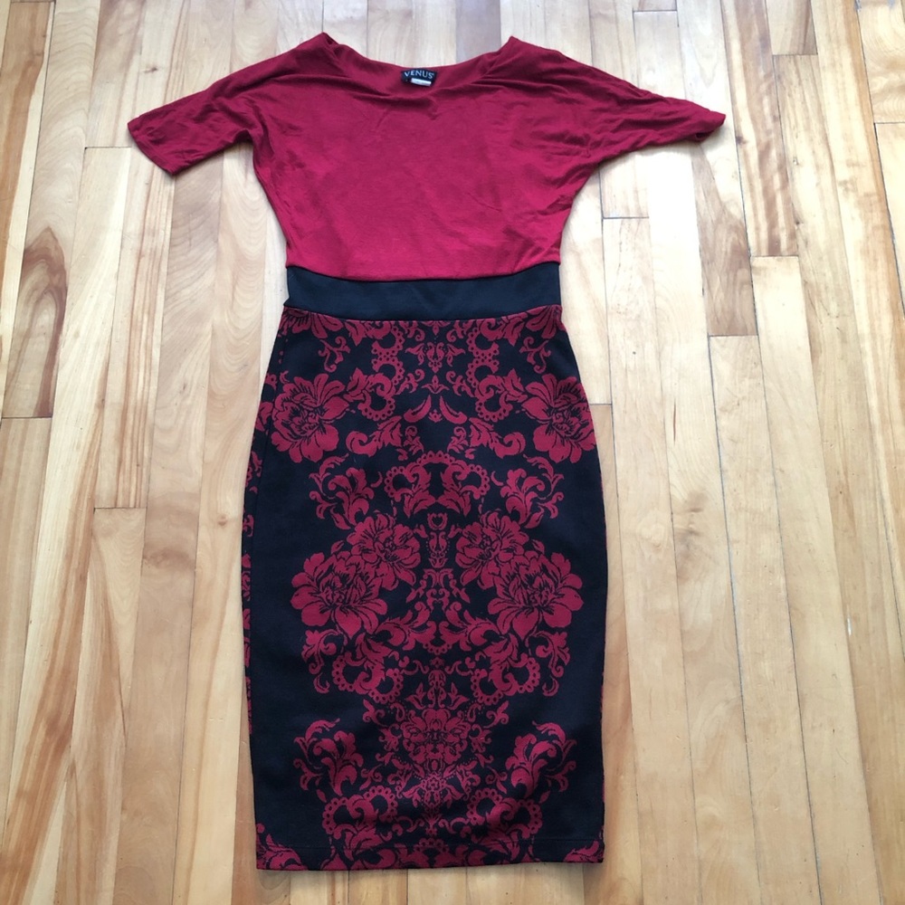 Venus Midi Dress Red and Black Flowers Size XS